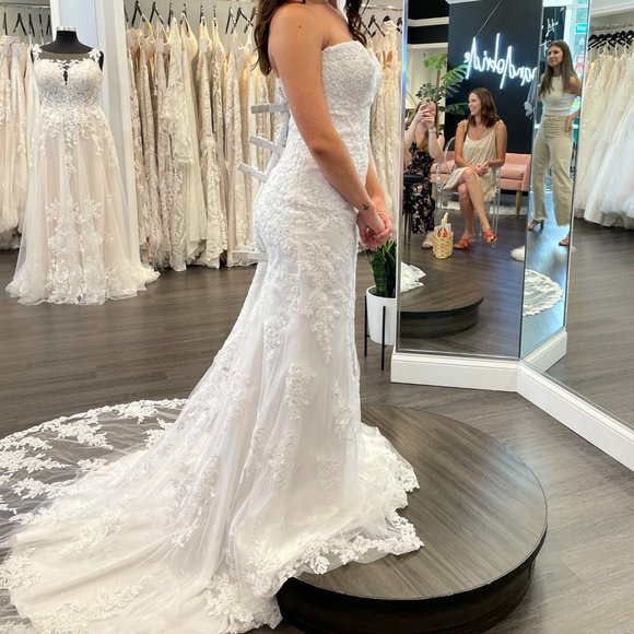 Wedding Dress - Picture 2 of 3